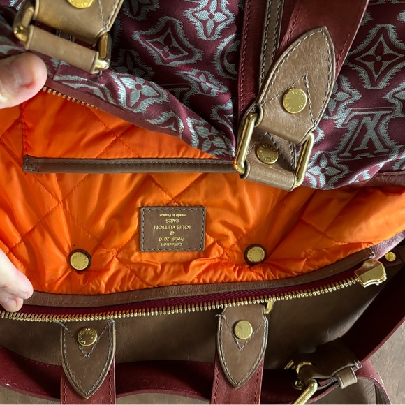 Louis Vuitton Limited Edition Monogram Aviator Bag in Bordeaux Red - PRISTINE - Picture 9 of 13